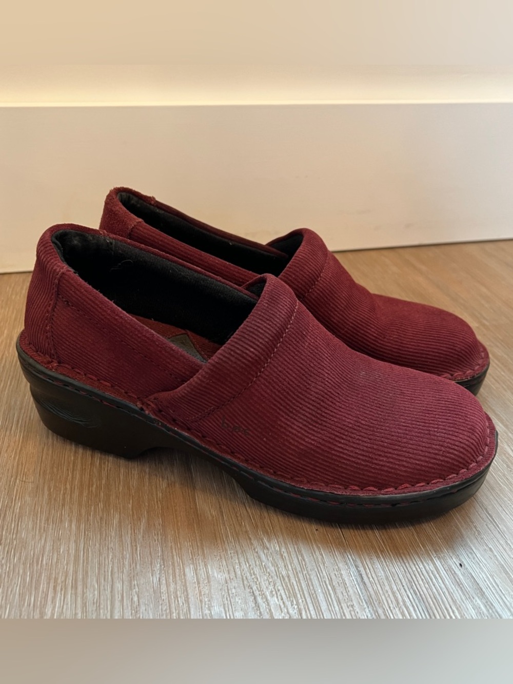 BOC Born Concept Burgundy Corduroy Clog Shoes Size 8/39 slip on comfort